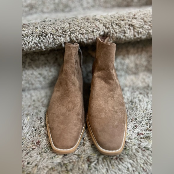 NWOT Linea Paolo Windy Snip Toe Bootie Color Mushroom Size 6 - Picture 3 of 9